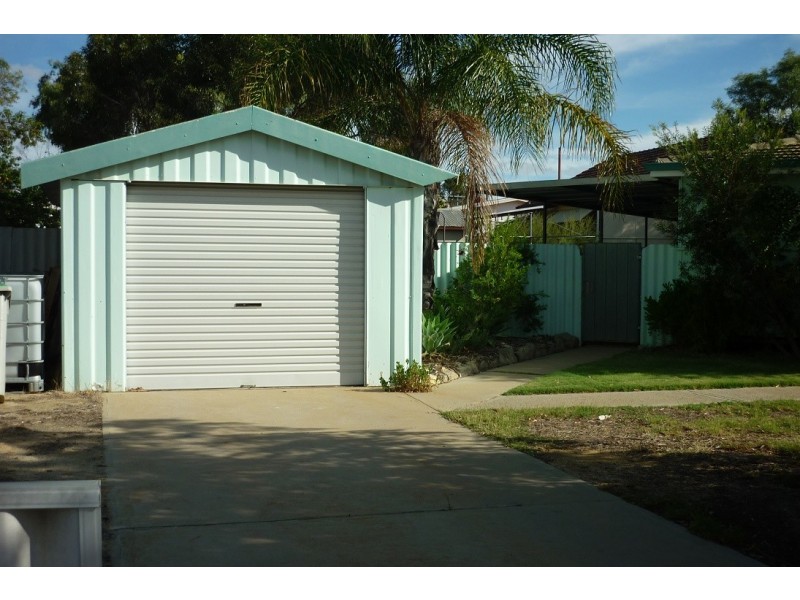 54 South Avenue, Merredin WA 6415