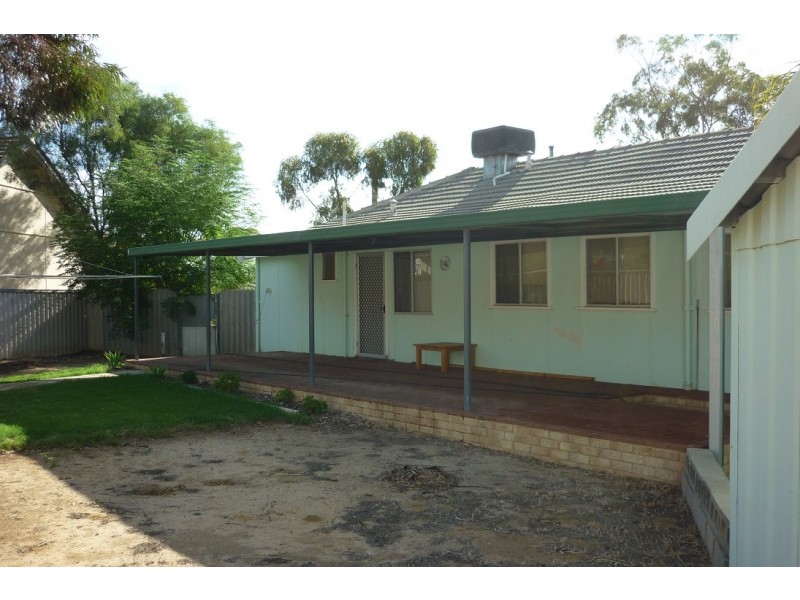 54 South Avenue, Merredin WA 6415