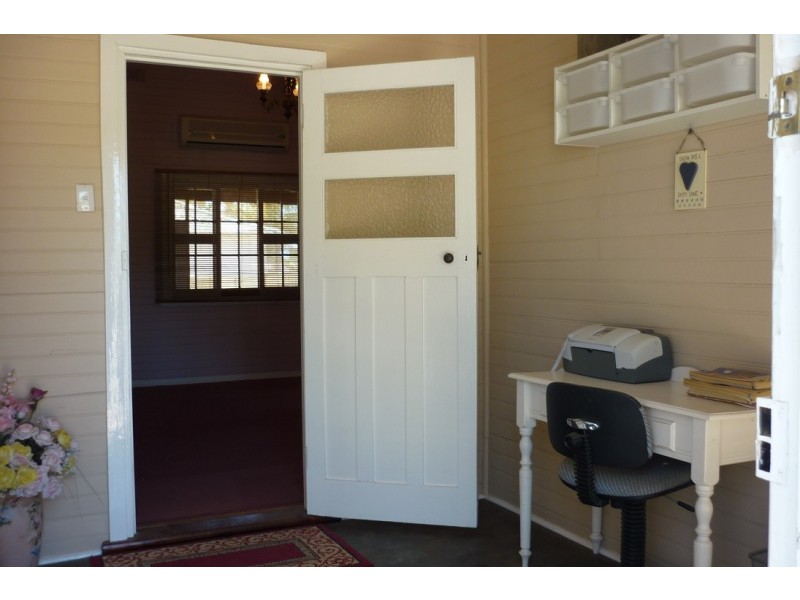 8 Ellis Road, Merredin WA 6415