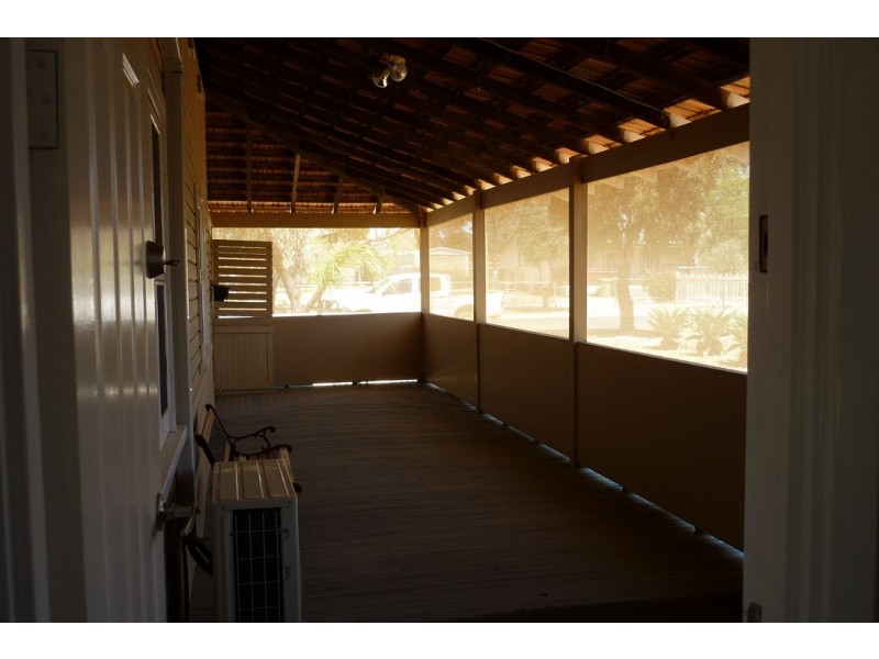 8 Ellis Road, Merredin WA 6415