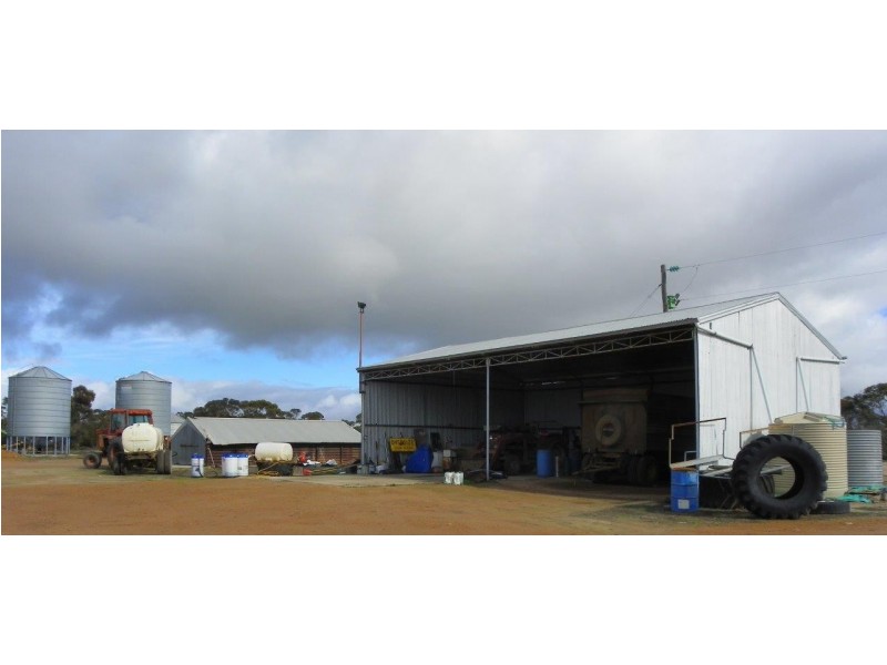 ‘Mallee Creek’ 5270 Rabbit Proof Fence Road, Ongerup WA 6336