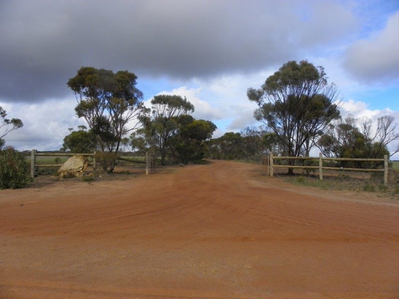 ‘Mallee Creek’ 5270 Rabbit Proof Fence Road, Ongerup WA 6336