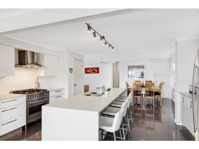 127 Eastern Road, Bateau Bay NSW 2261