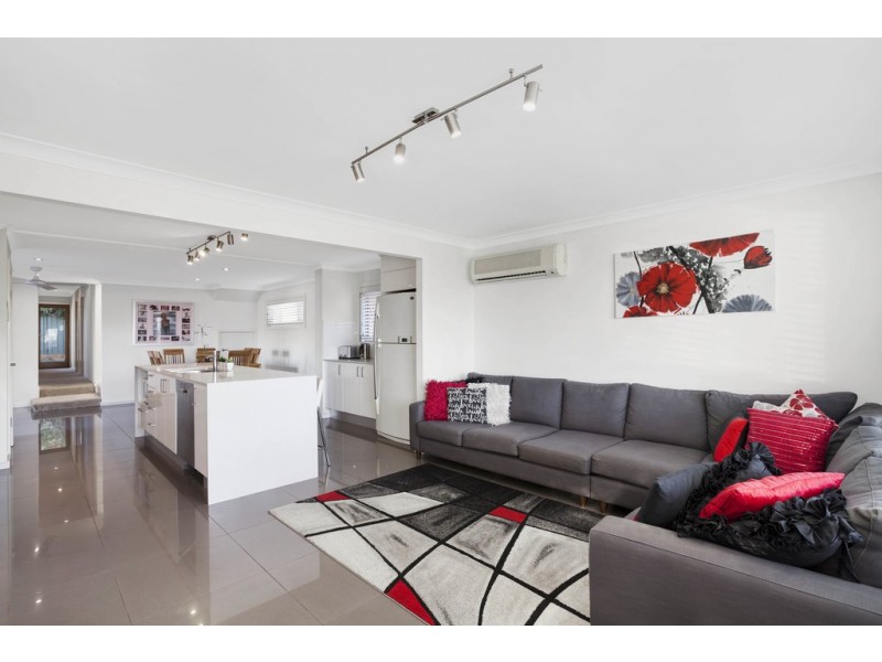 127 Eastern Road, Bateau Bay NSW 2261