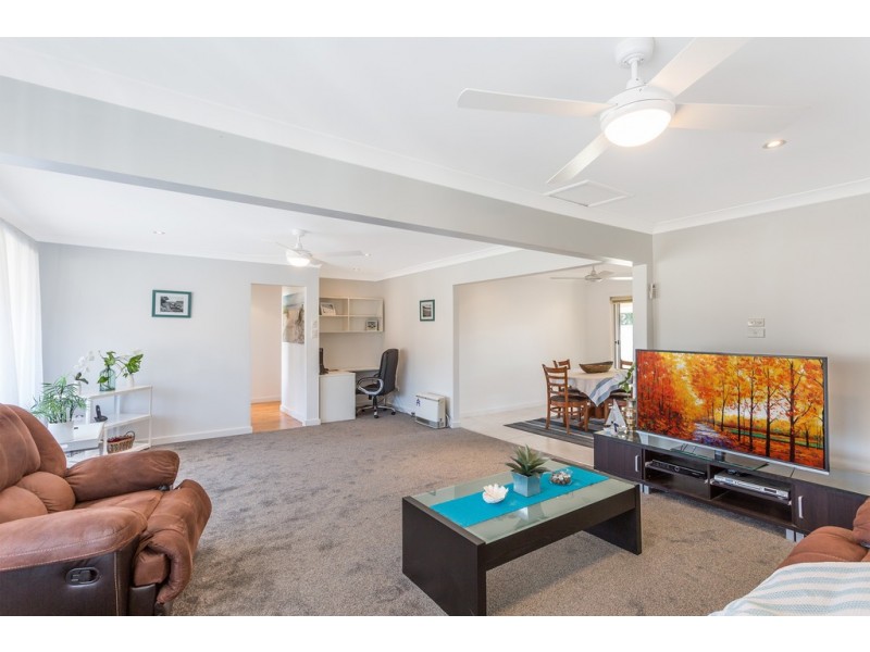 7 Anglers Drive, Bateau Bay NSW 2261