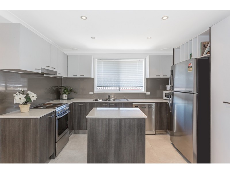 7 Anglers Drive, Bateau Bay NSW 2261