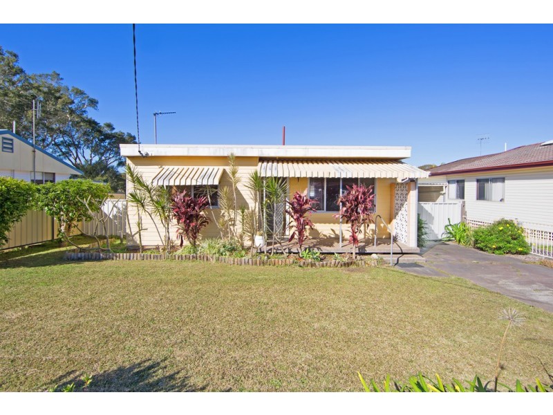 70 Dampier Boulevard, Killarney Vale NSW 2261