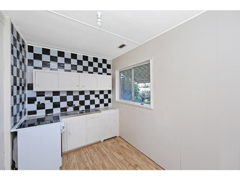 70 Dampier Boulevard, Killarney Vale NSW 2261