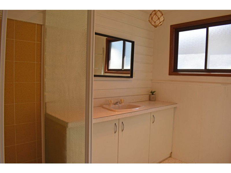 492 The Entrance Road, Bateau Bay NSW 2261