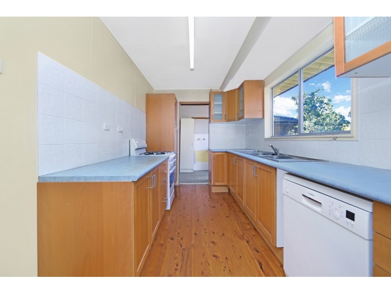 14 Malana Avenue, Bateau Bay NSW 2261