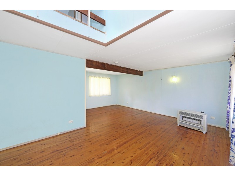 14 Malana Avenue, Bateau Bay NSW 2261