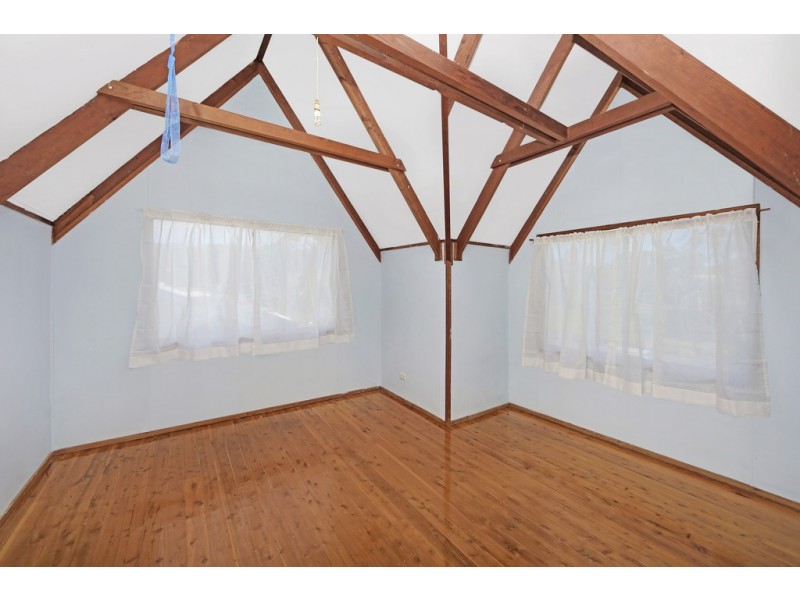 14 Malana Avenue, Bateau Bay NSW 2261