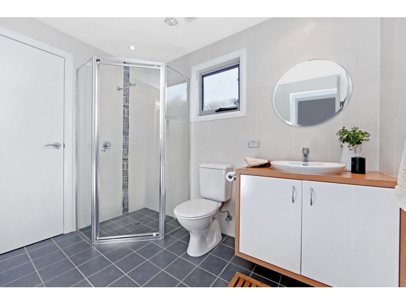 33a Lakin Street, Bateau Bay NSW 2261