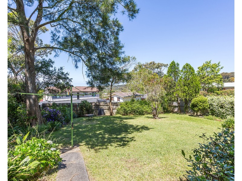60 Promenade Avenue, Bateau Bay NSW 2261