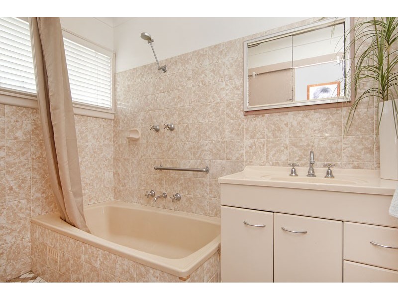 522 The Entrance Road, Bateau Bay NSW 2261