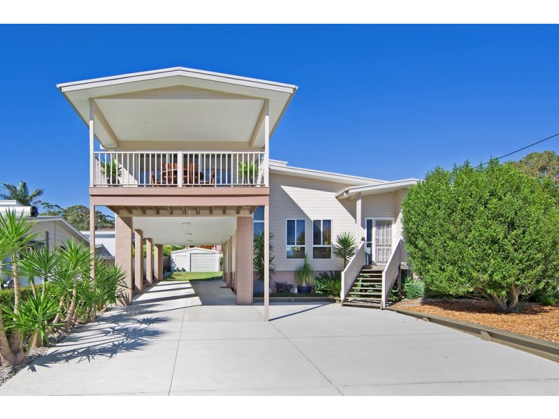 23 Wandella Ave, Bateau Bay NSW 2261