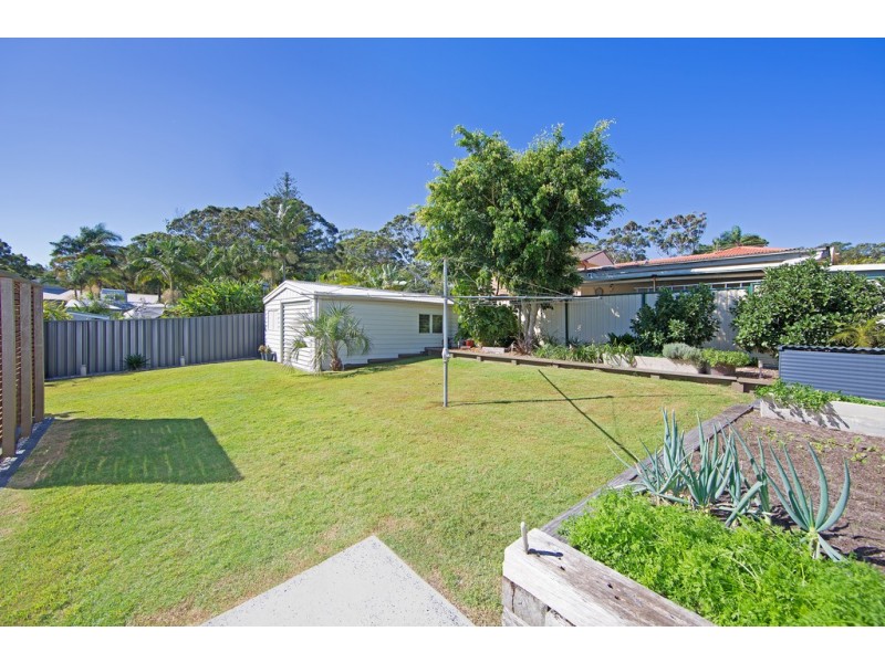 23 Wandella Ave, Bateau Bay NSW 2261