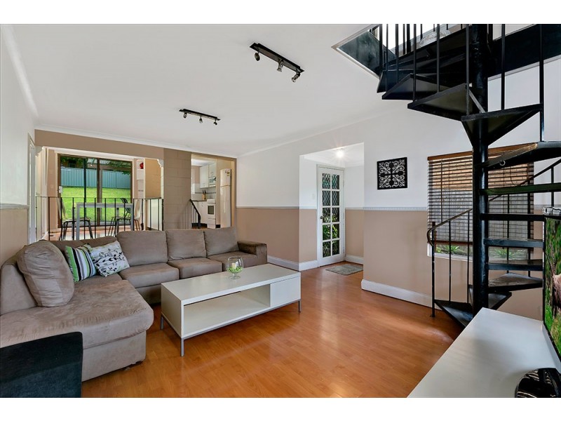 47 Albatross Road, Berkeley Vale NSW 2261
