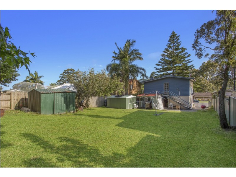47 Albatross Road, Berkeley Vale NSW 2261