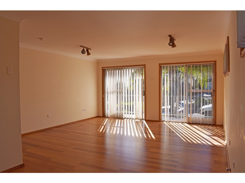 10 Caloola Close, Bateau Bay NSW 2261