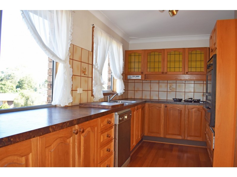 10 Caloola Close, Bateau Bay NSW 2261