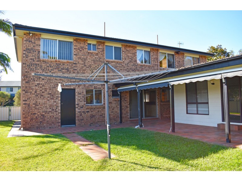 10 Caloola Close, Bateau Bay NSW 2261