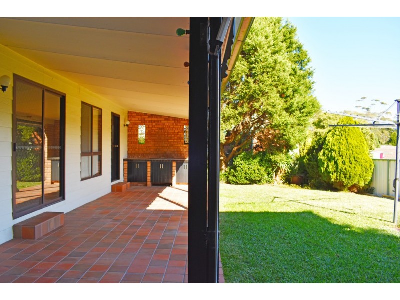 10 Caloola Close, Bateau Bay NSW 2261