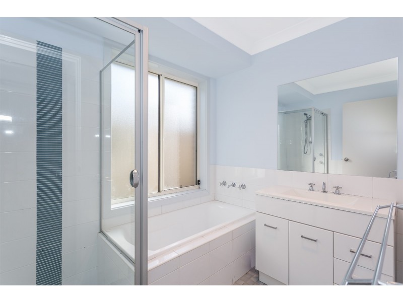 77a Hume Boulevarde, Killarney Vale NSW 2261