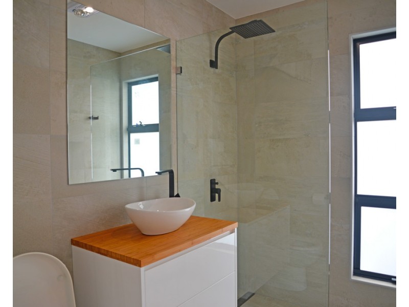 52B Lakedge Avenue, Berkeley Vale NSW 2261