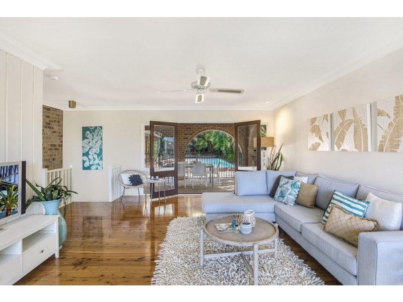 36 Curzon Avenue, Bateau Bay NSW 2261