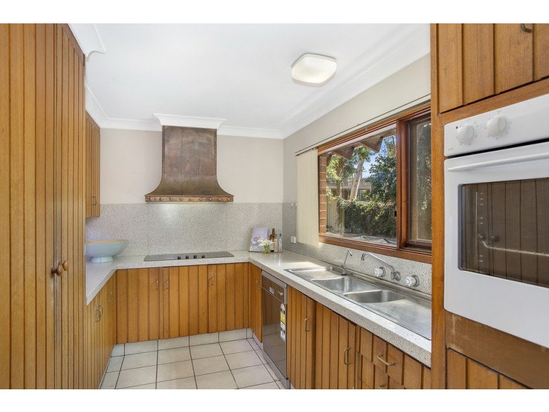 36 Curzon Avenue, Bateau Bay NSW 2261