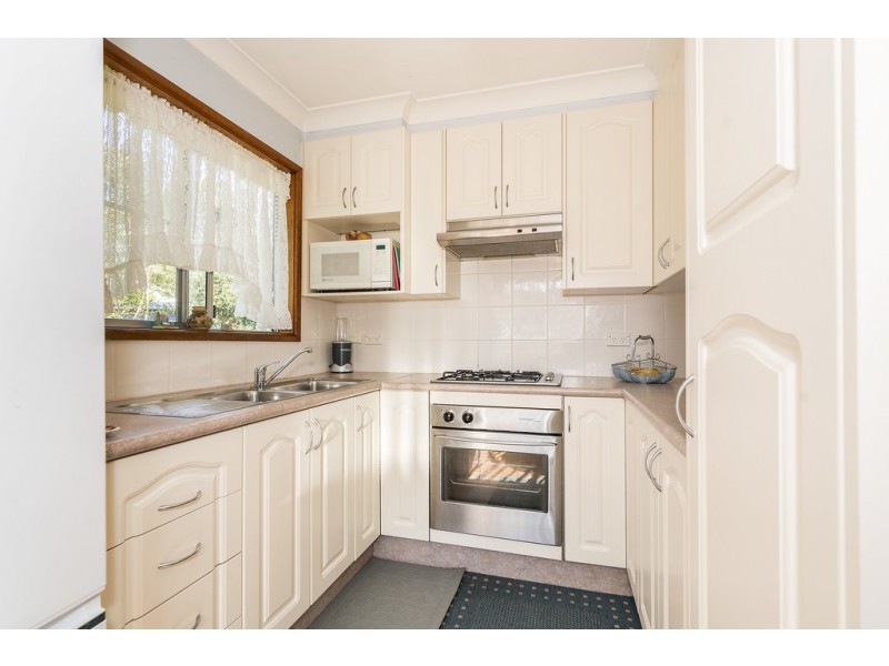 24 Roger Crescent, Berkeley Vale NSW 2261