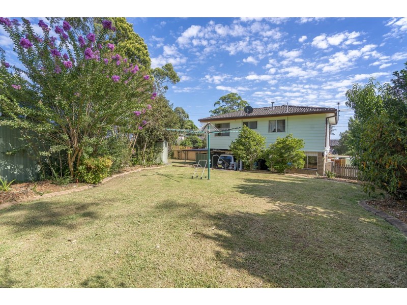 24 Roger Crescent, Berkeley Vale NSW 2261