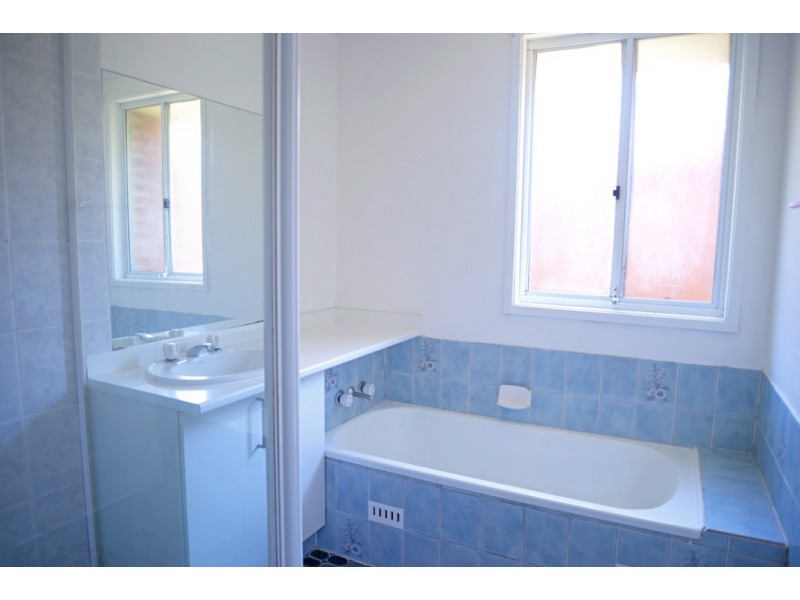 150 Cresthaven Avenue, Bateau Bay NSW 2261