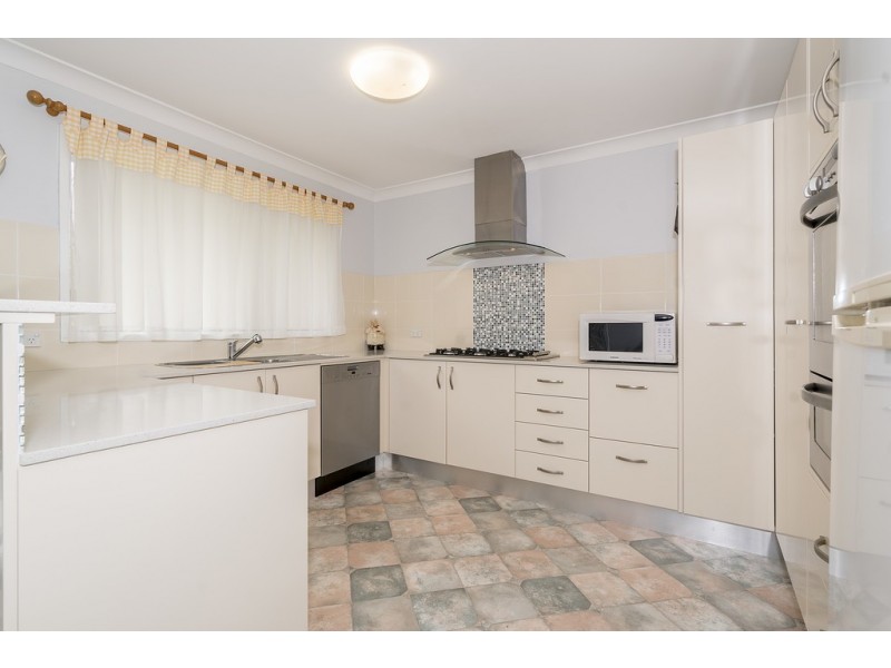 26 Jeannie Crescent, Berkeley Vale NSW 2261