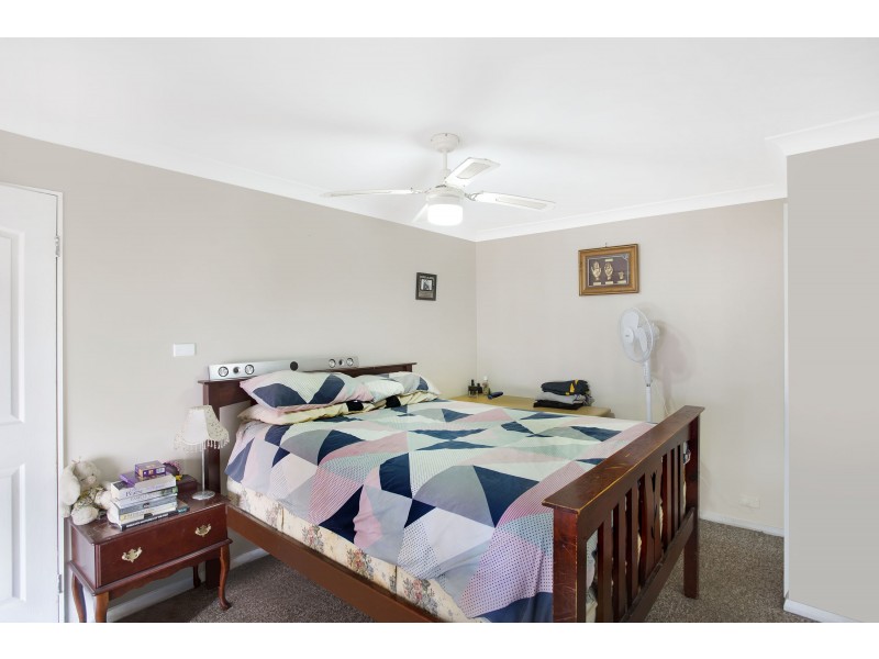 9 Banks Cl, Bateau Bay NSW 2261