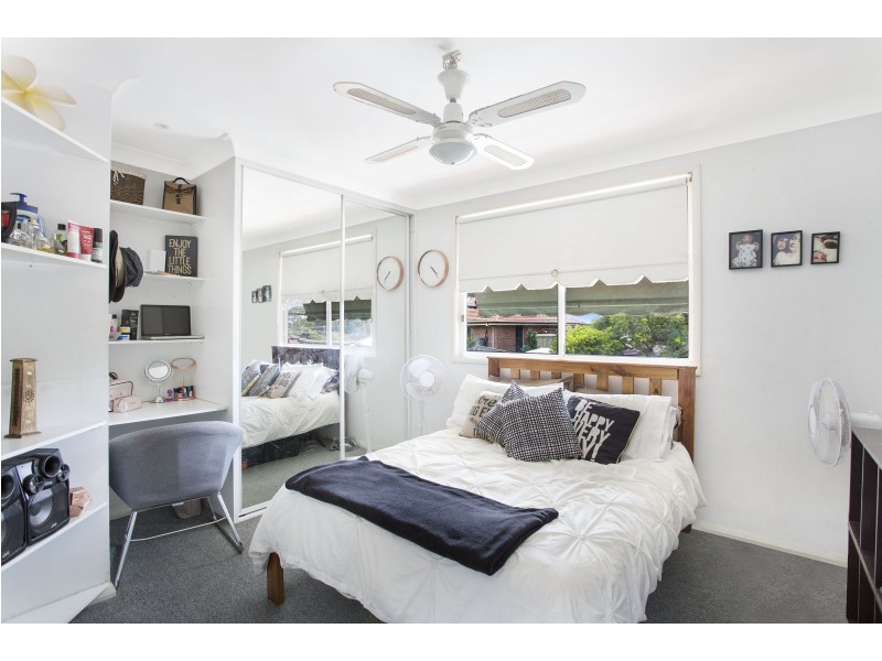 9 Banks Cl, Bateau Bay NSW 2261