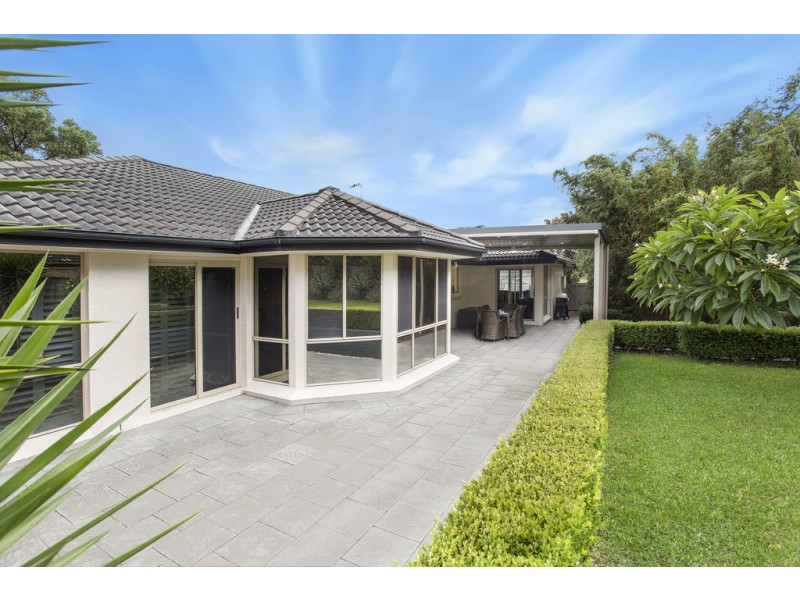 25 Bataan Circuit, Bateau Bay NSW 2261