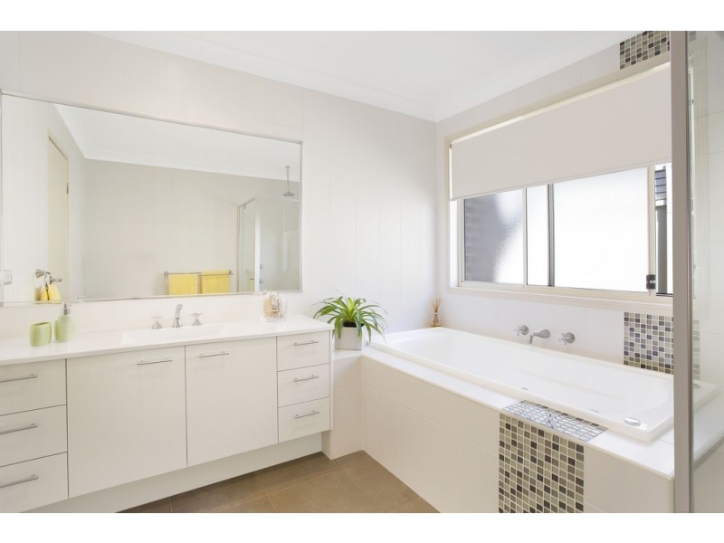 2 Woodstork Close, Tumbi Umbi NSW 2261
