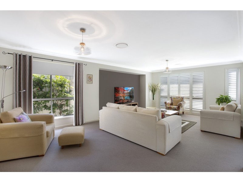 2 Woodstork Close, Tumbi Umbi NSW 2261