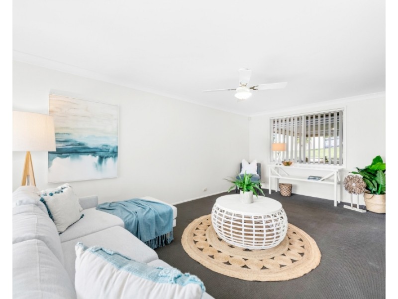 51 Premier Way, Bateau Bay NSW 2261