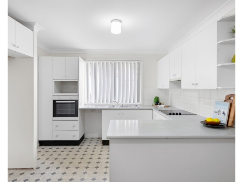 51 Premier Way, Bateau Bay NSW 2261