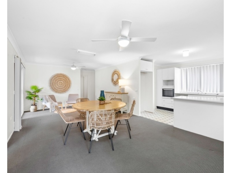 51 Premier Way, Bateau Bay NSW 2261