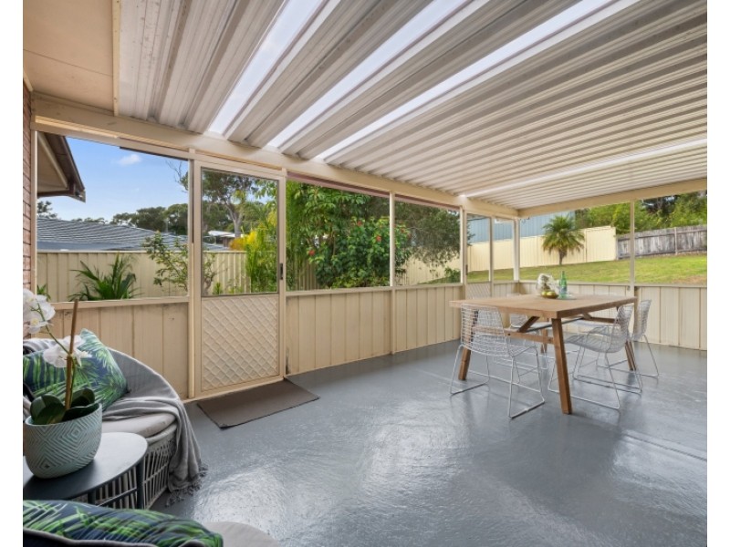 51 Premier Way, Bateau Bay NSW 2261