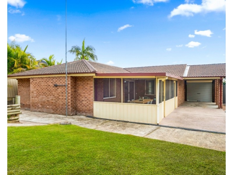 51 Premier Way, Bateau Bay NSW 2261
