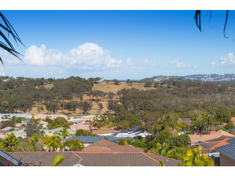 1/30 Morley Avenue, Bateau Bay NSW 2261