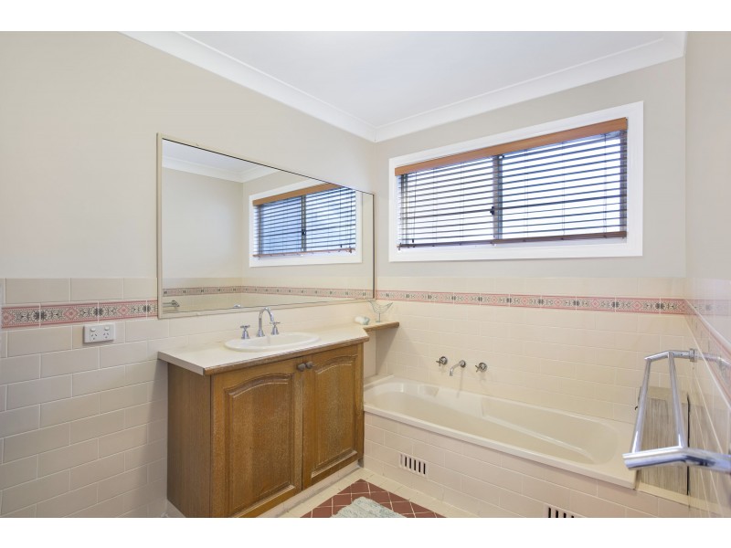 1/30 Morley Avenue, Bateau Bay NSW 2261