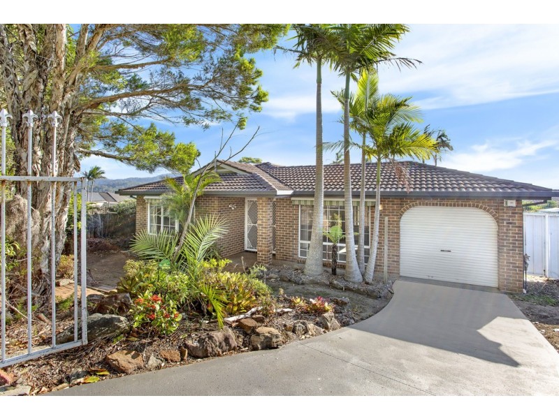 205 Cresthaven Avenue, Bateau Bay NSW 2261