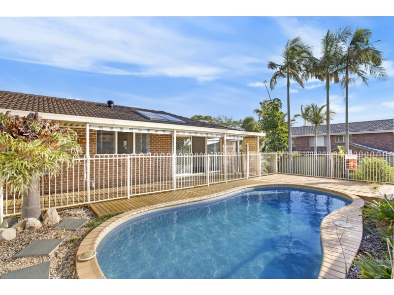 205 Cresthaven Avenue, Bateau Bay NSW 2261