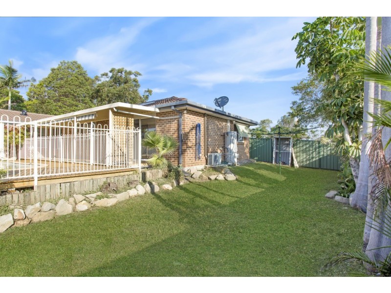205 Cresthaven Avenue, Bateau Bay NSW 2261